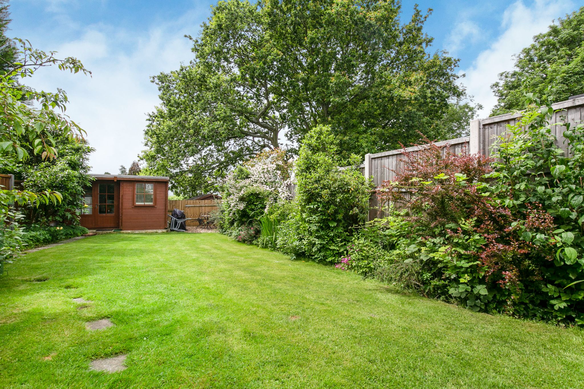 4 bedroom semi-detached bungalow Sale Agreed in Potters Bar - Photograph 20