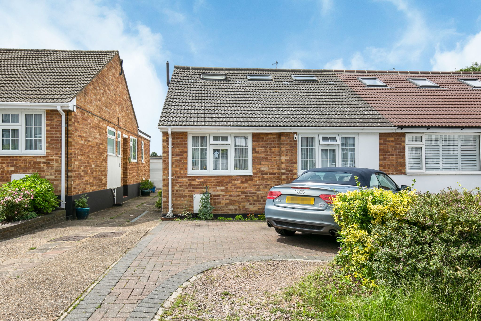 4 bedroom semi-detached bungalow Sale Agreed in Potters Bar - Photograph 24