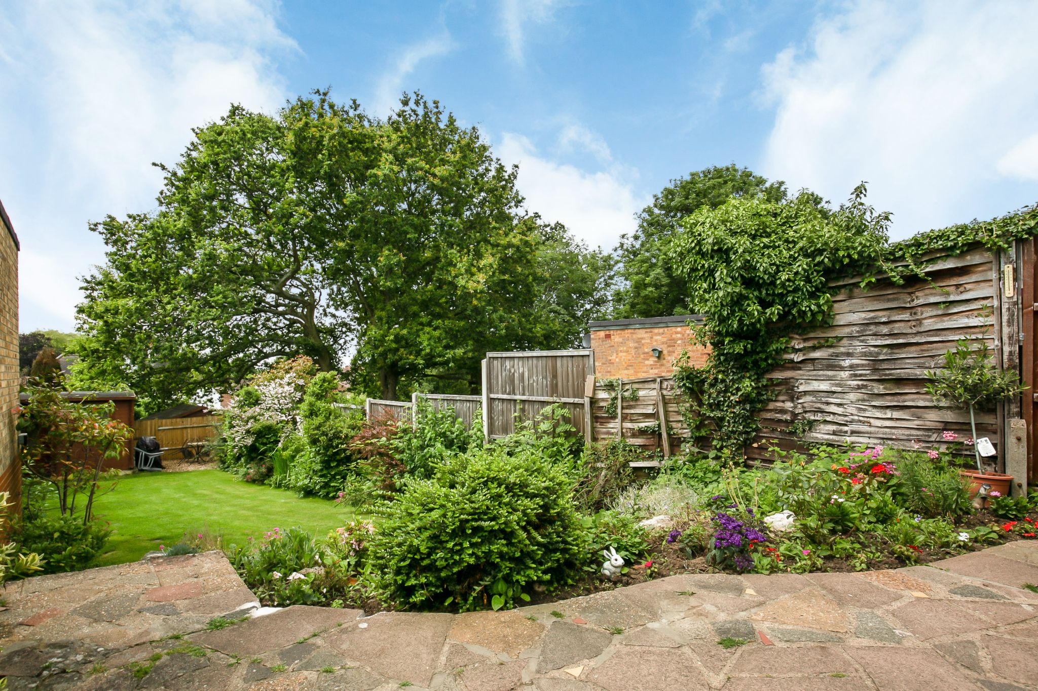 4 bedroom semi-detached bungalow Sale Agreed in Potters Bar - Photograph 22