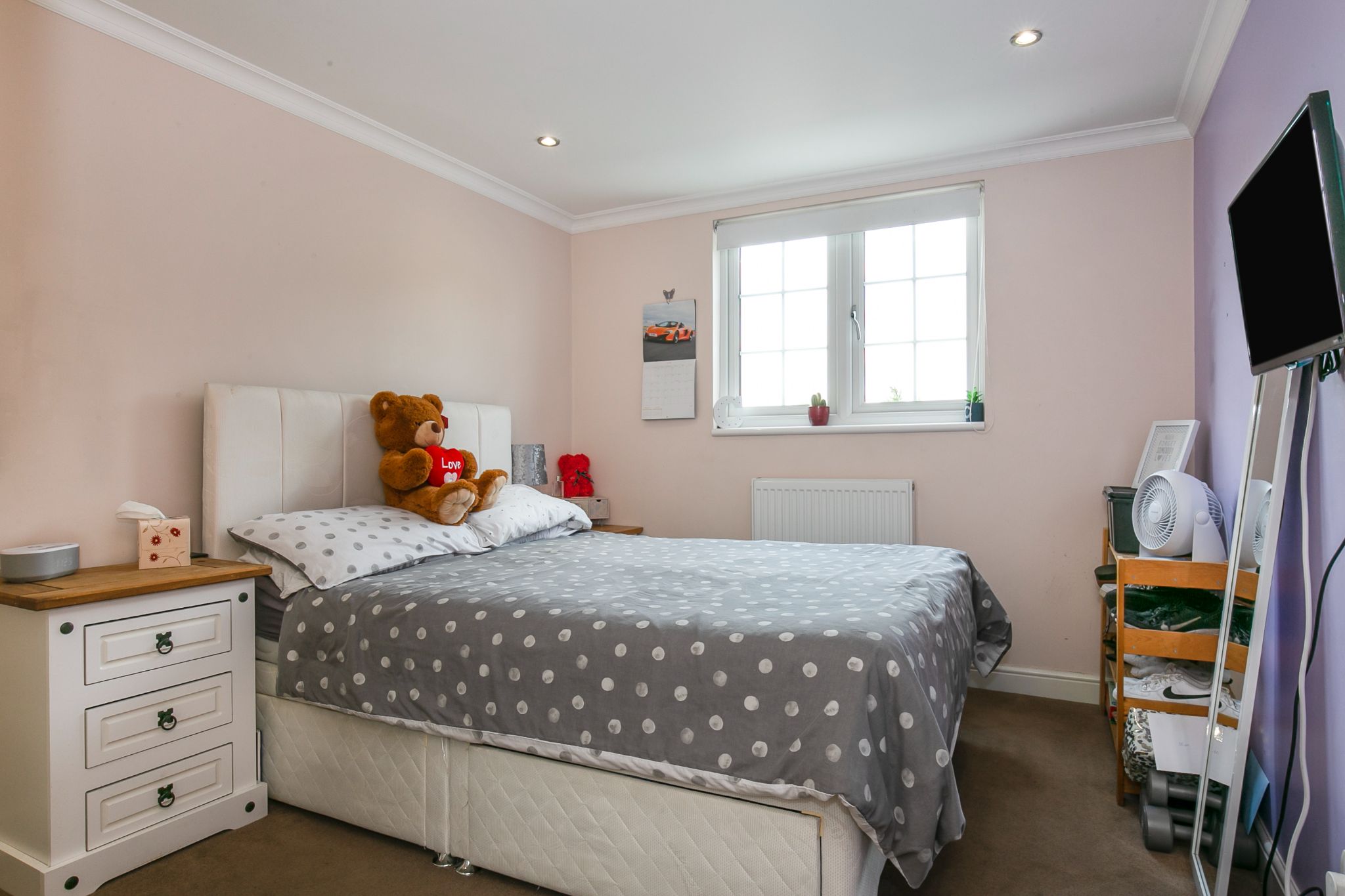 4 bedroom semi-detached bungalow Sale Agreed in Potters Bar - Photograph 17