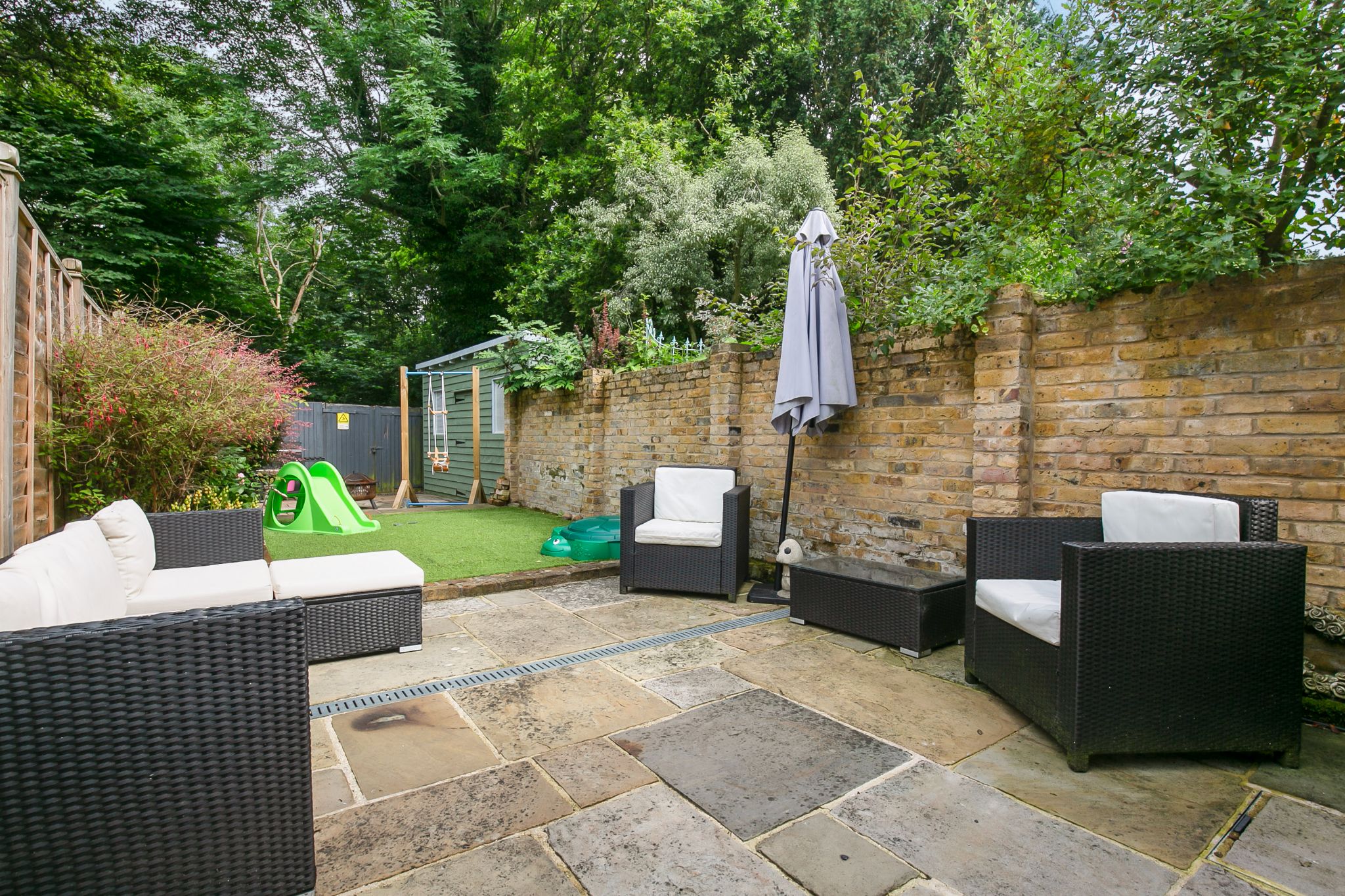 2 bedroom cottage house Sale Agreed in Hertfordshire - Photograph 12