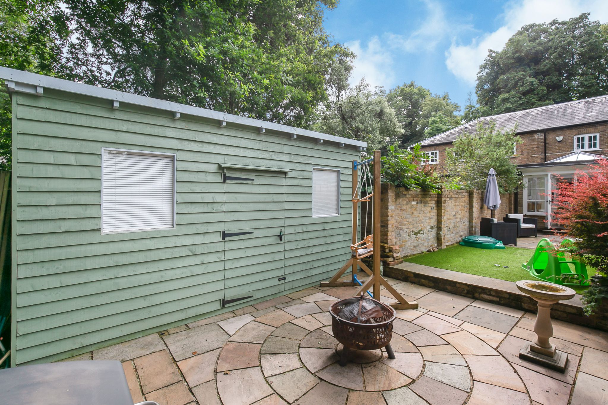 2 bedroom cottage house Sale Agreed in Hertfordshire - Photograph 14