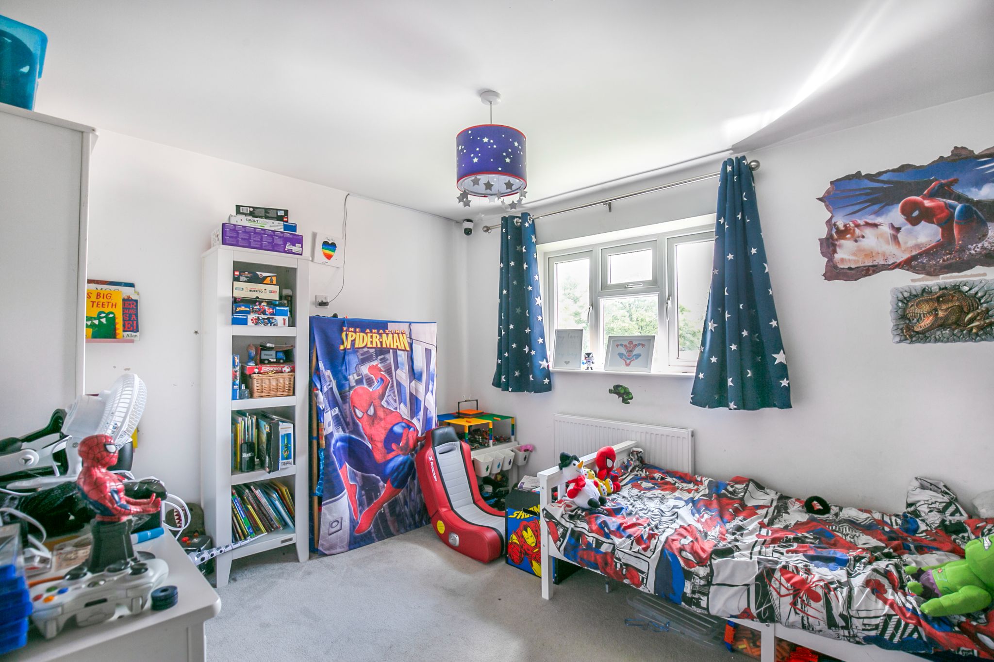 3 bedroom mid terraced house For Sale in Hatfield - Photograph 10
