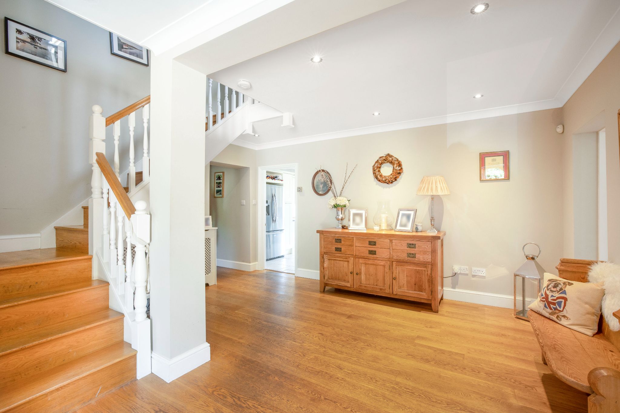 5 bedroom detached house Sale Agreed in Hertford - Photograph 38