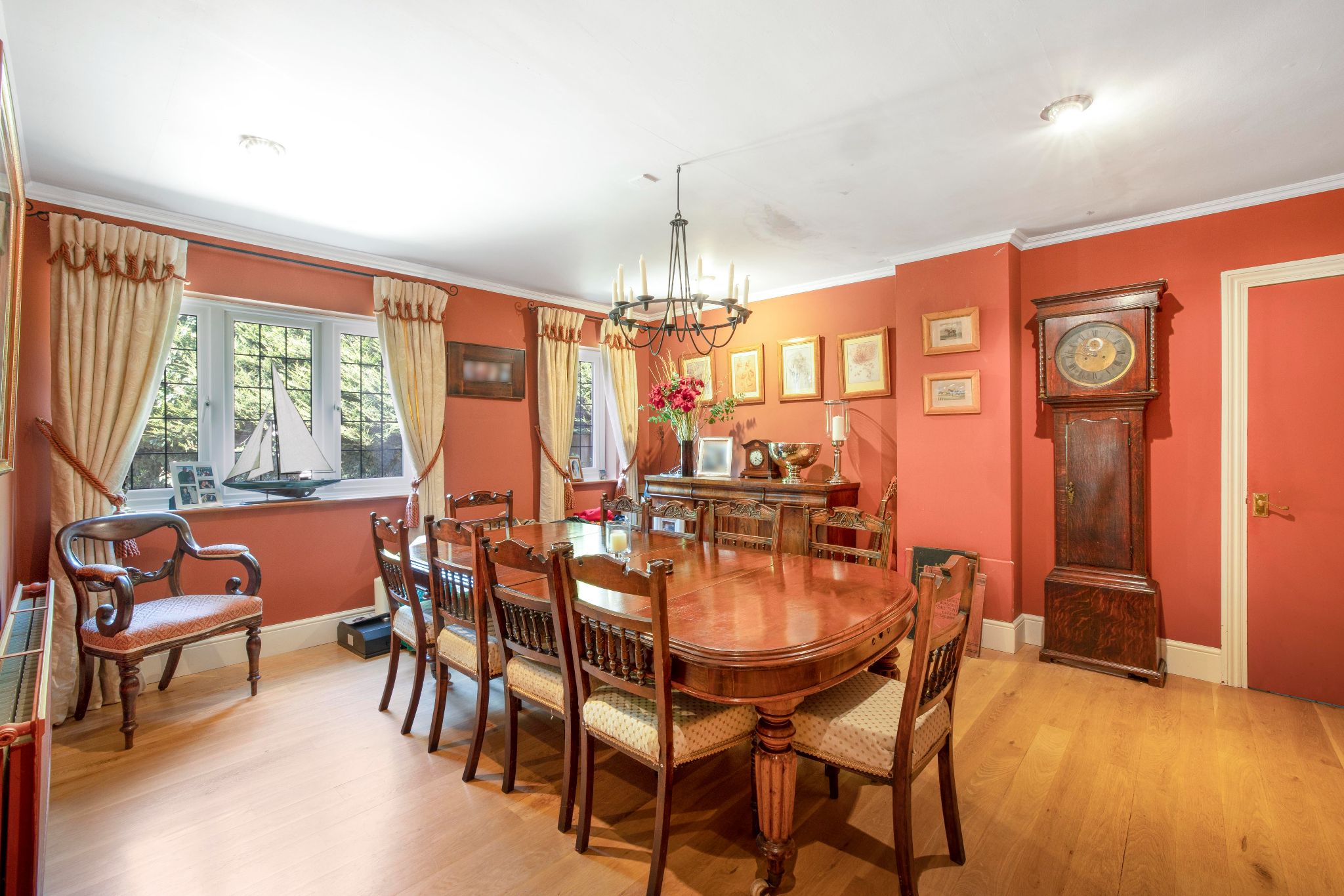 5 bedroom detached house Sale Agreed in Hertford - Photograph 26