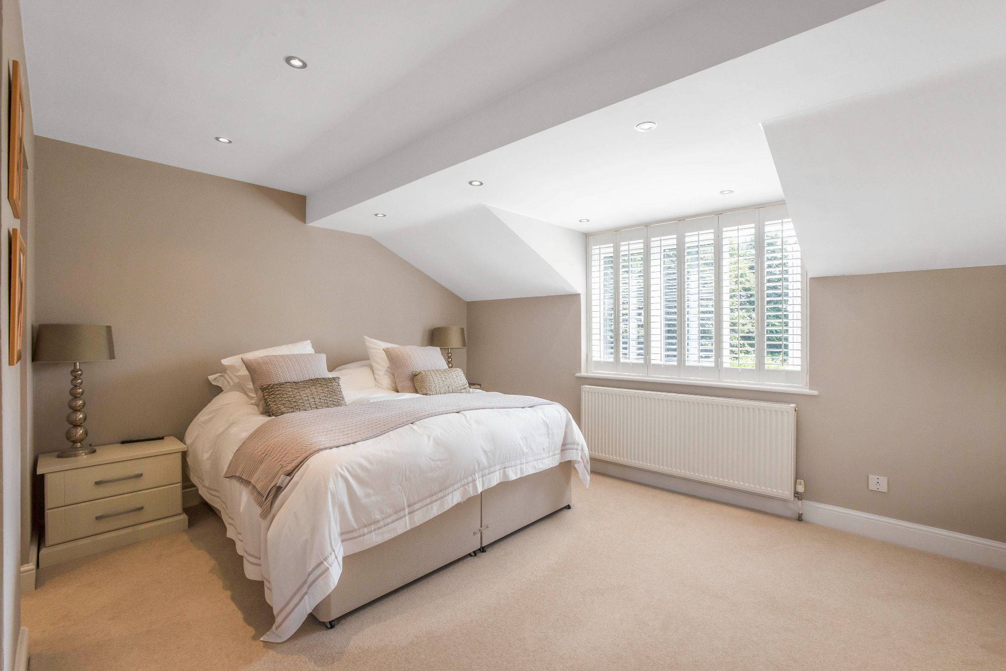 5 bedroom detached house Sale Agreed in Hertford - Photograph 20