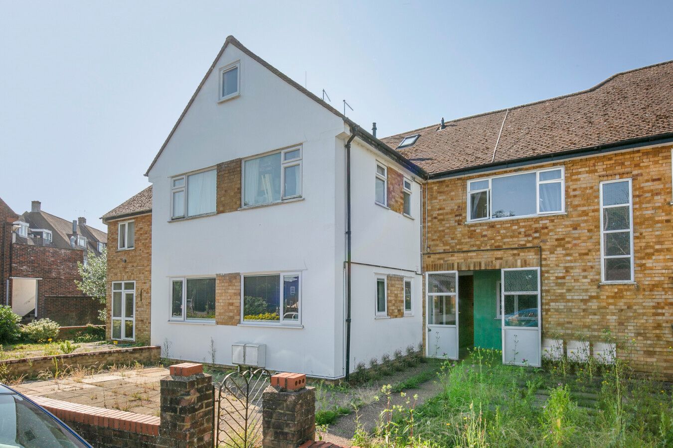 2 bedroom ground floor flat/apartment Sale Agreed in Brookmans Park - Photograph 1