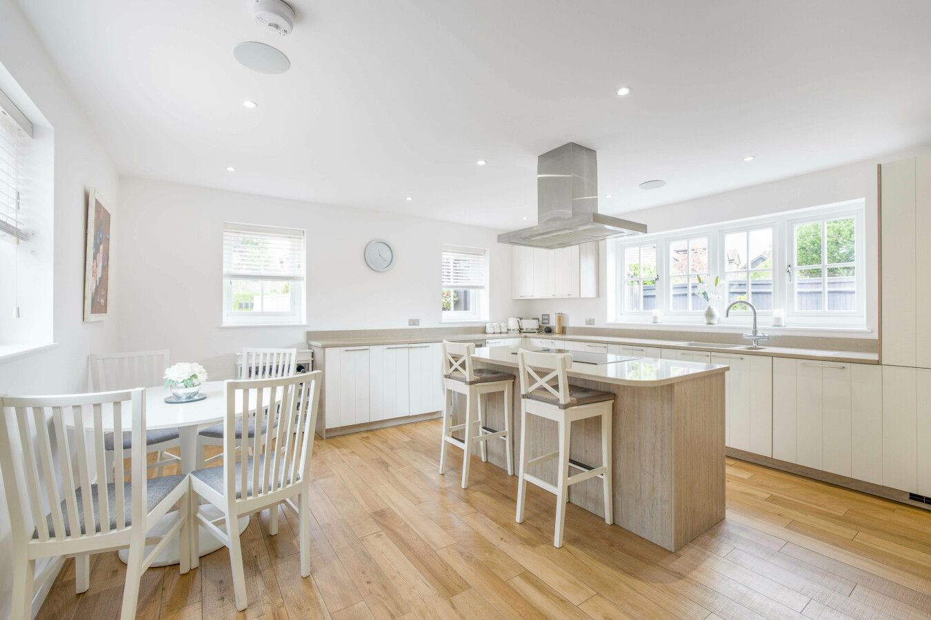 5 bedroom detached house SSTC in Kings Langley - Photograph 5