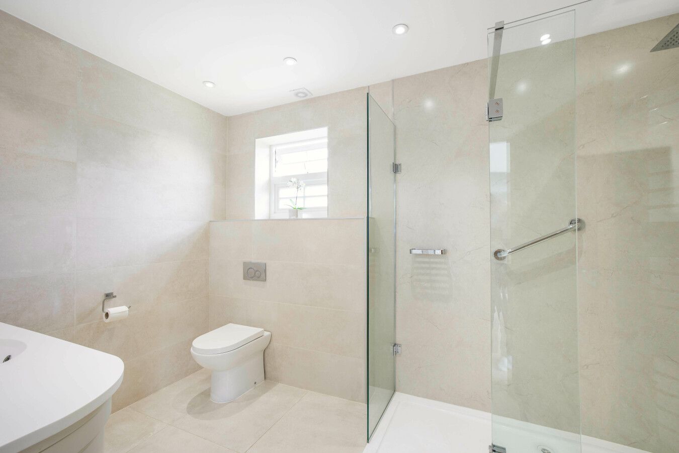 5 bedroom detached house SSTC in Kings Langley - Photograph 22