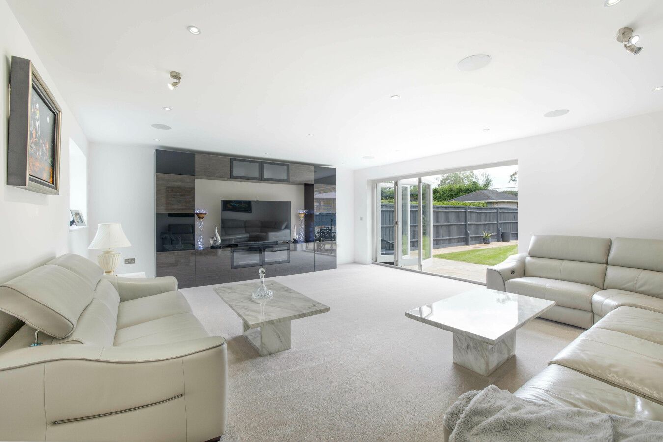 5 bedroom detached house SSTC in Kings Langley - Photograph 4