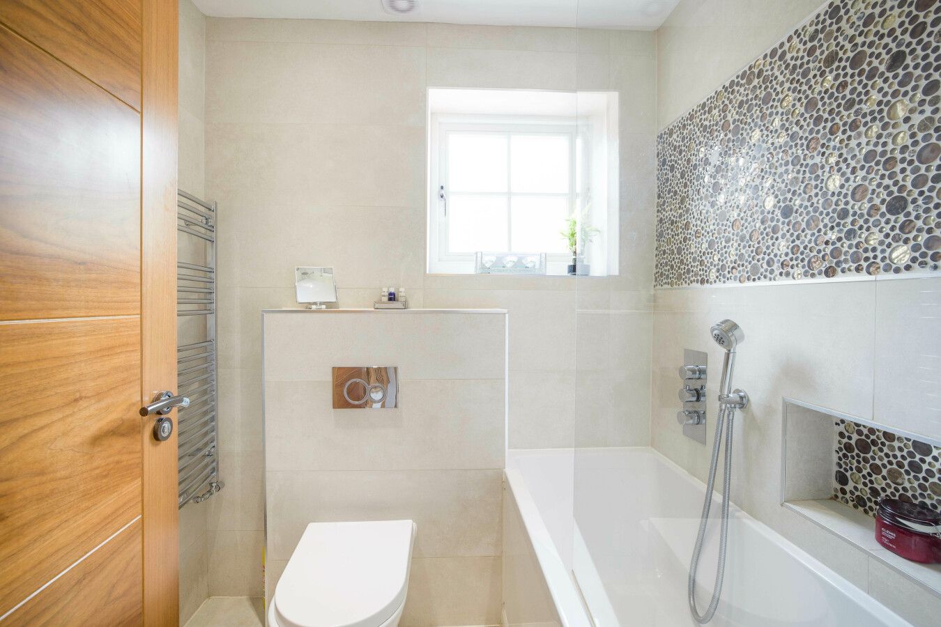 5 bedroom detached house SSTC in Kings Langley - Photograph 20