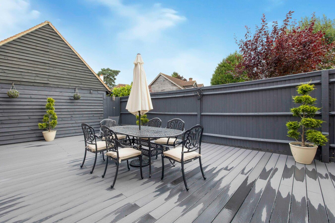 5 bedroom detached house SSTC in Kings Langley - Photograph 27