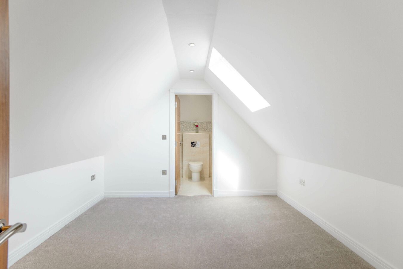 5 bedroom detached house SSTC in Kings Langley - Photograph 19
