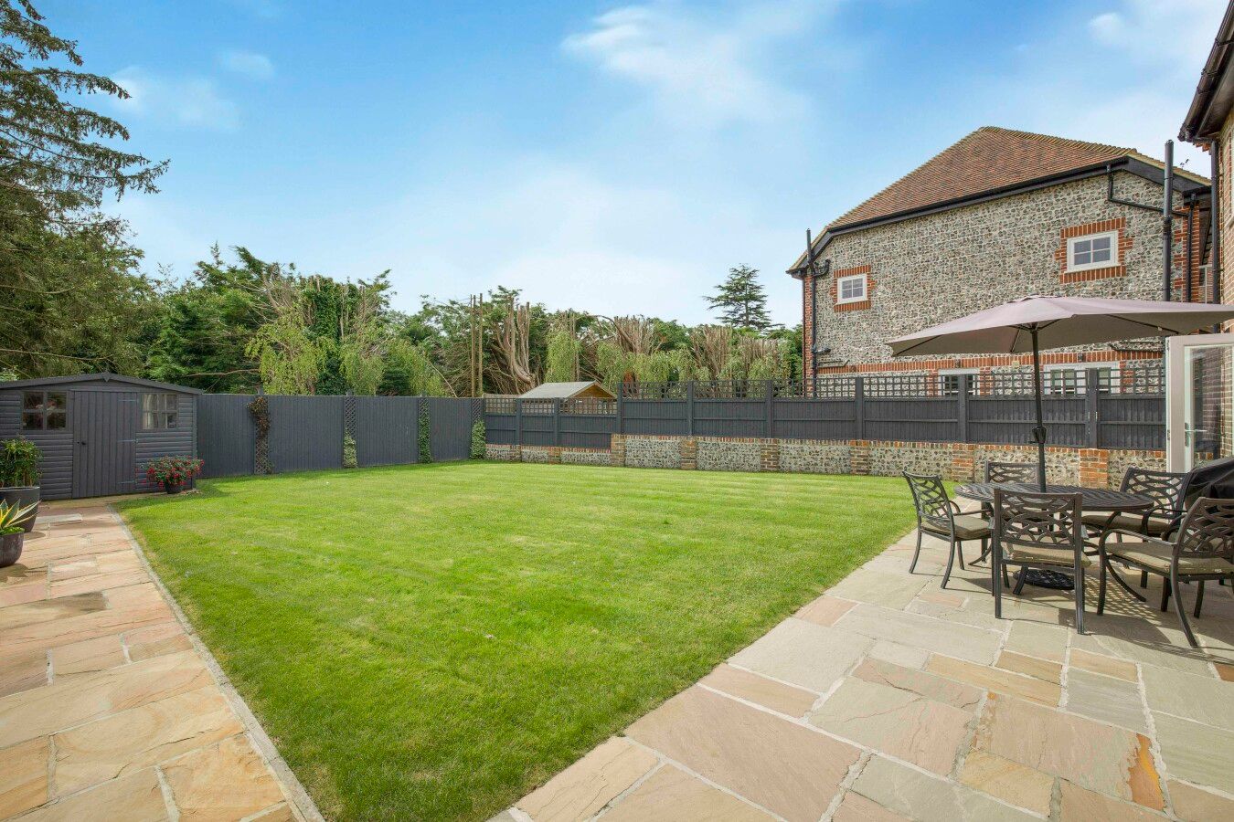 5 bedroom detached house SSTC in Kings Langley - Photograph 28