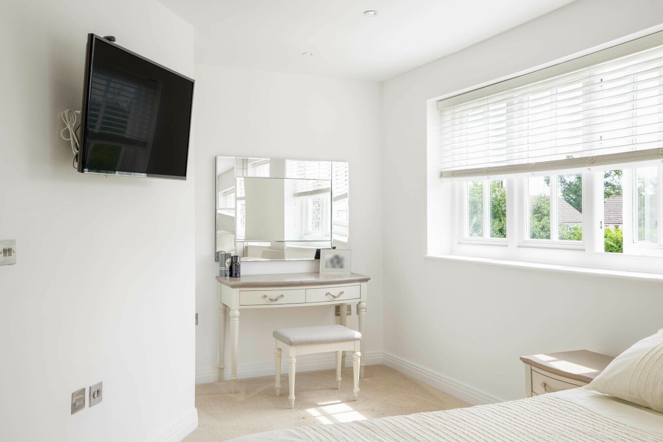 5 bedroom detached house SSTC in Kings Langley - Photograph 18