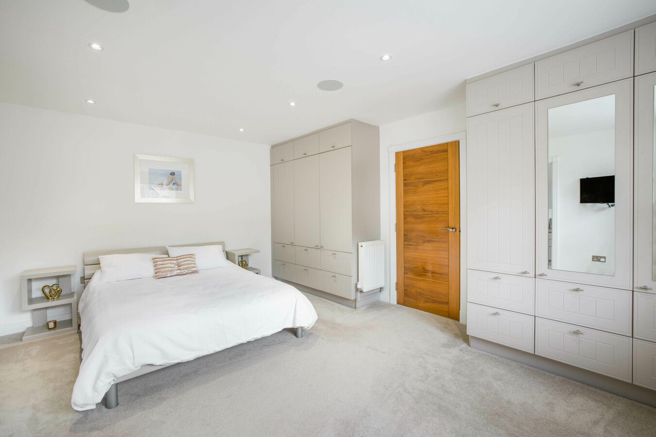 5 bedroom detached house SSTC in Kings Langley - Photograph 15