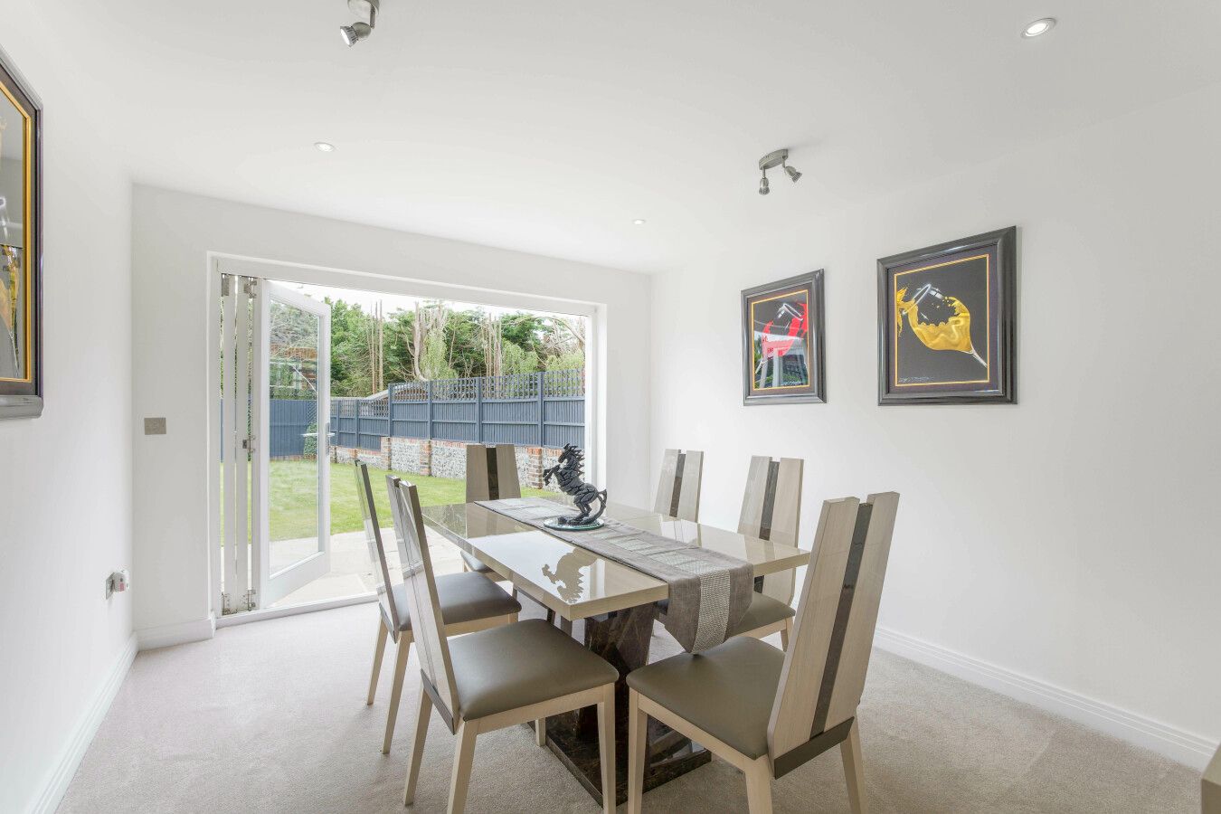 5 bedroom detached house SSTC in Kings Langley - Photograph 10