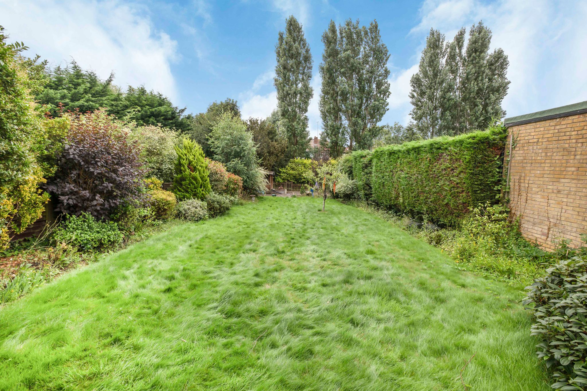 3 bedroom semi-detached house Sale Agreed in Potters Bar - Photograph 12