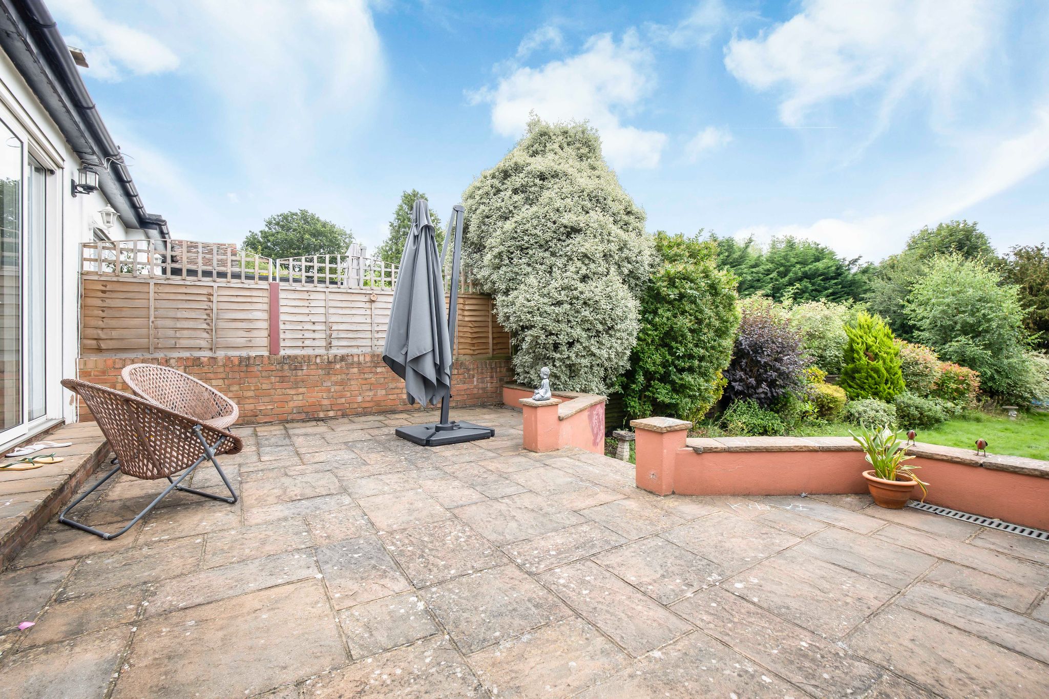 3 bedroom semi-detached house Sale Agreed in Potters Bar - Photograph 11