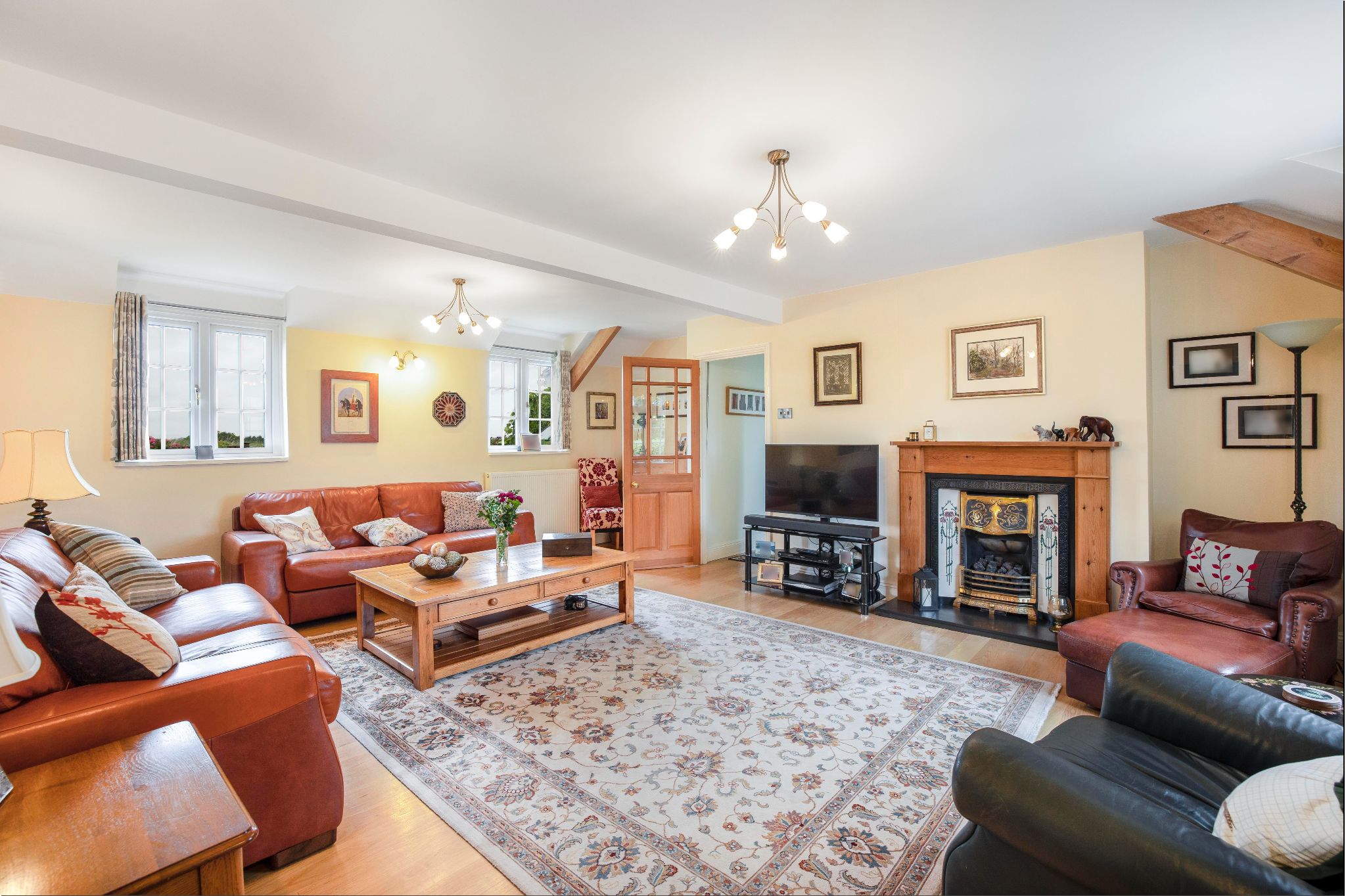 4 bedroom semi-detached bungalow Sale Agreed in Essendon - Photograph 22