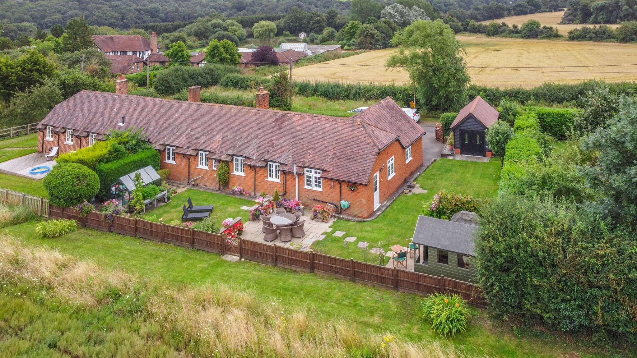 4 bedroom semi-detached bungalow Sale Agreed in Essendon - Photograph 16