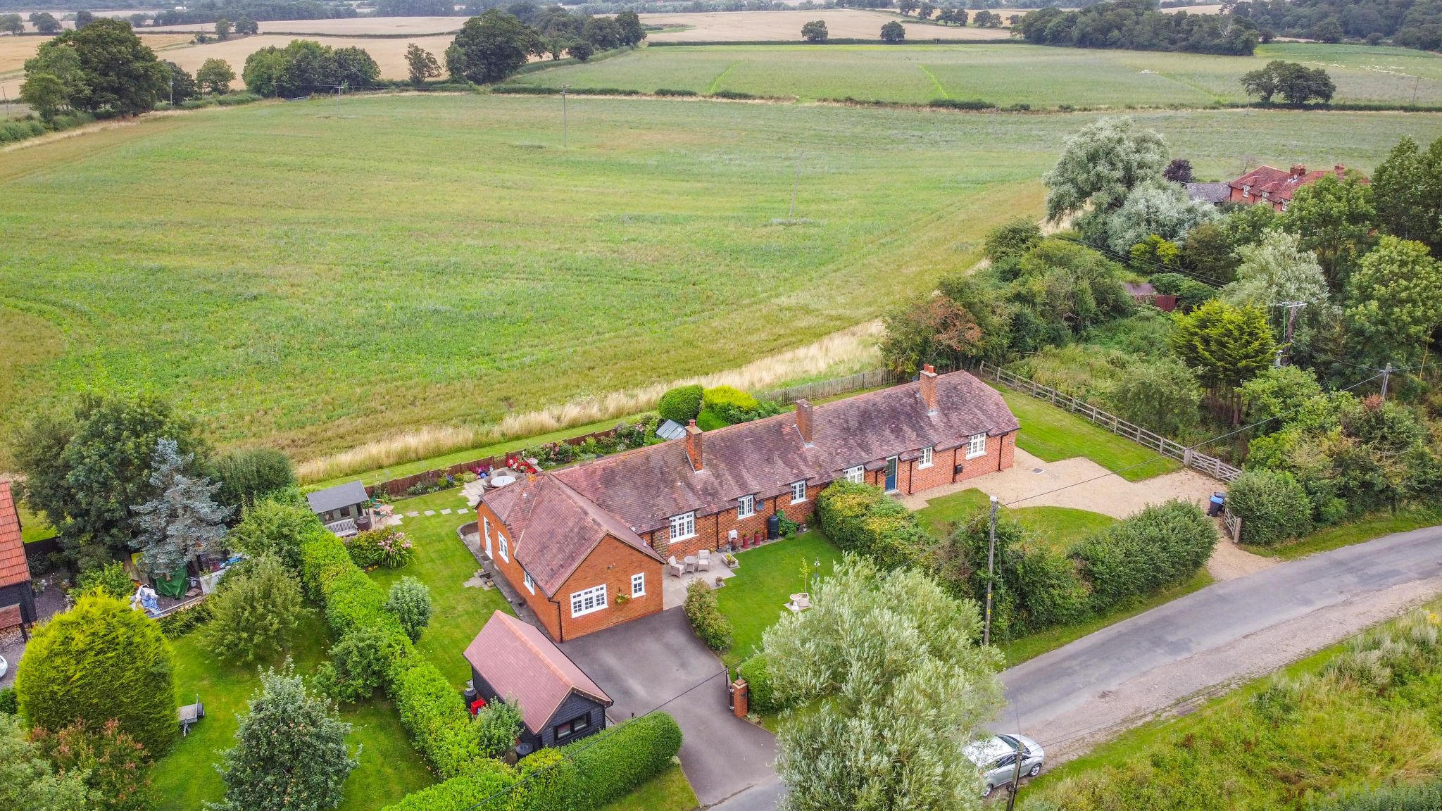 4 bedroom semi-detached bungalow Sale Agreed in Essendon - Photograph 17