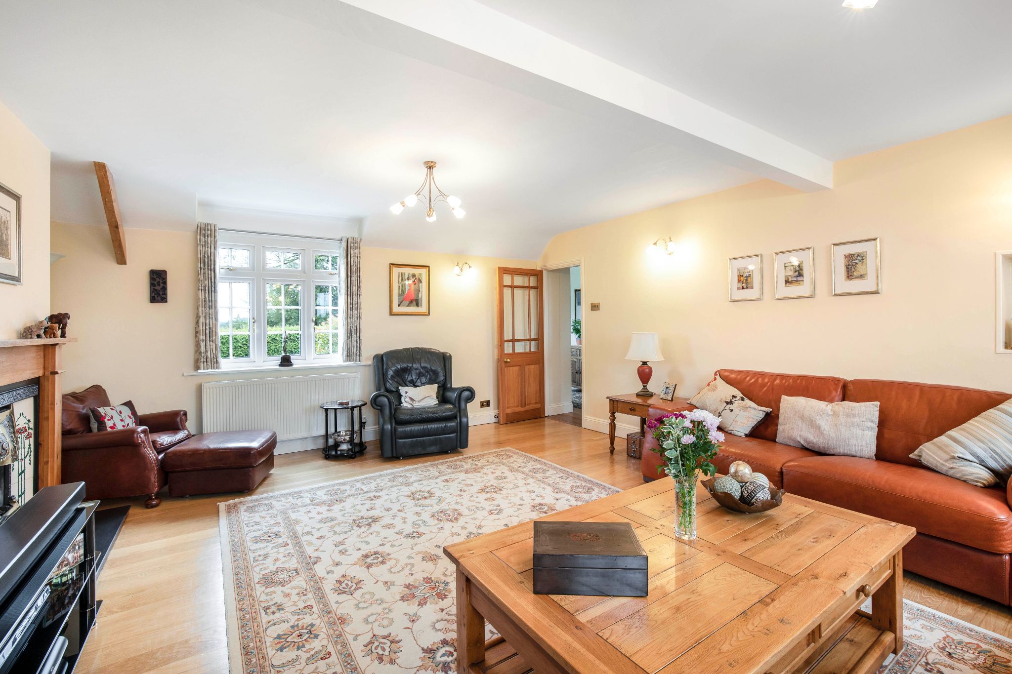 4 bedroom semi-detached bungalow Sale Agreed in Essendon - Photograph 23