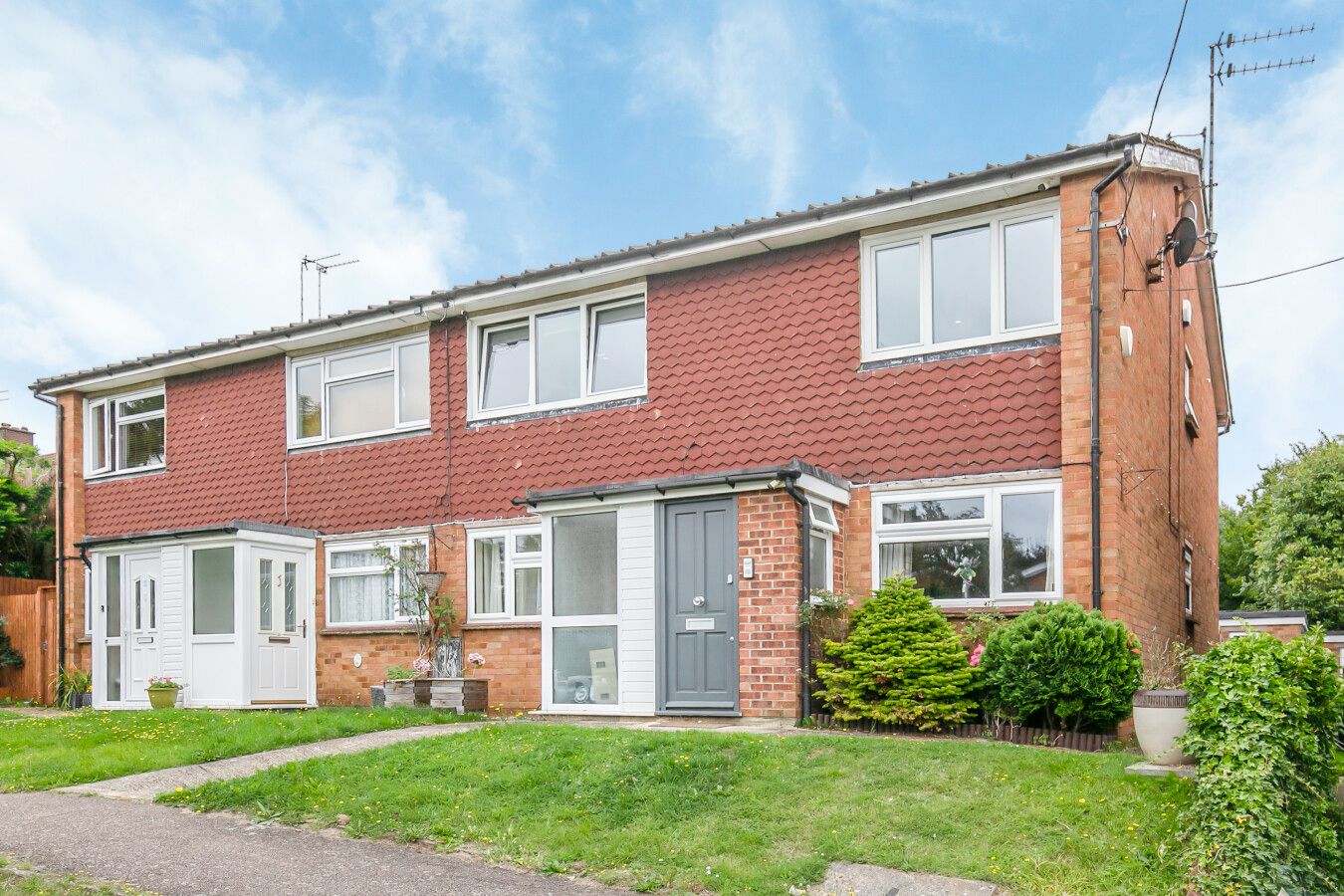 2 bedroom apartment flat/apartment For Sale in St. Albans - Photograph 1