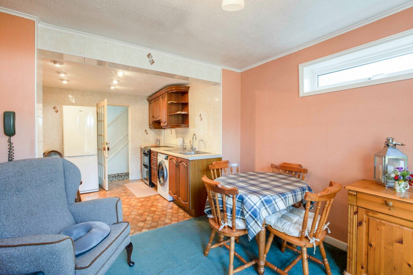3 bedroom semi-detached house Sale Agreed in Potters Bar - Photograph 4