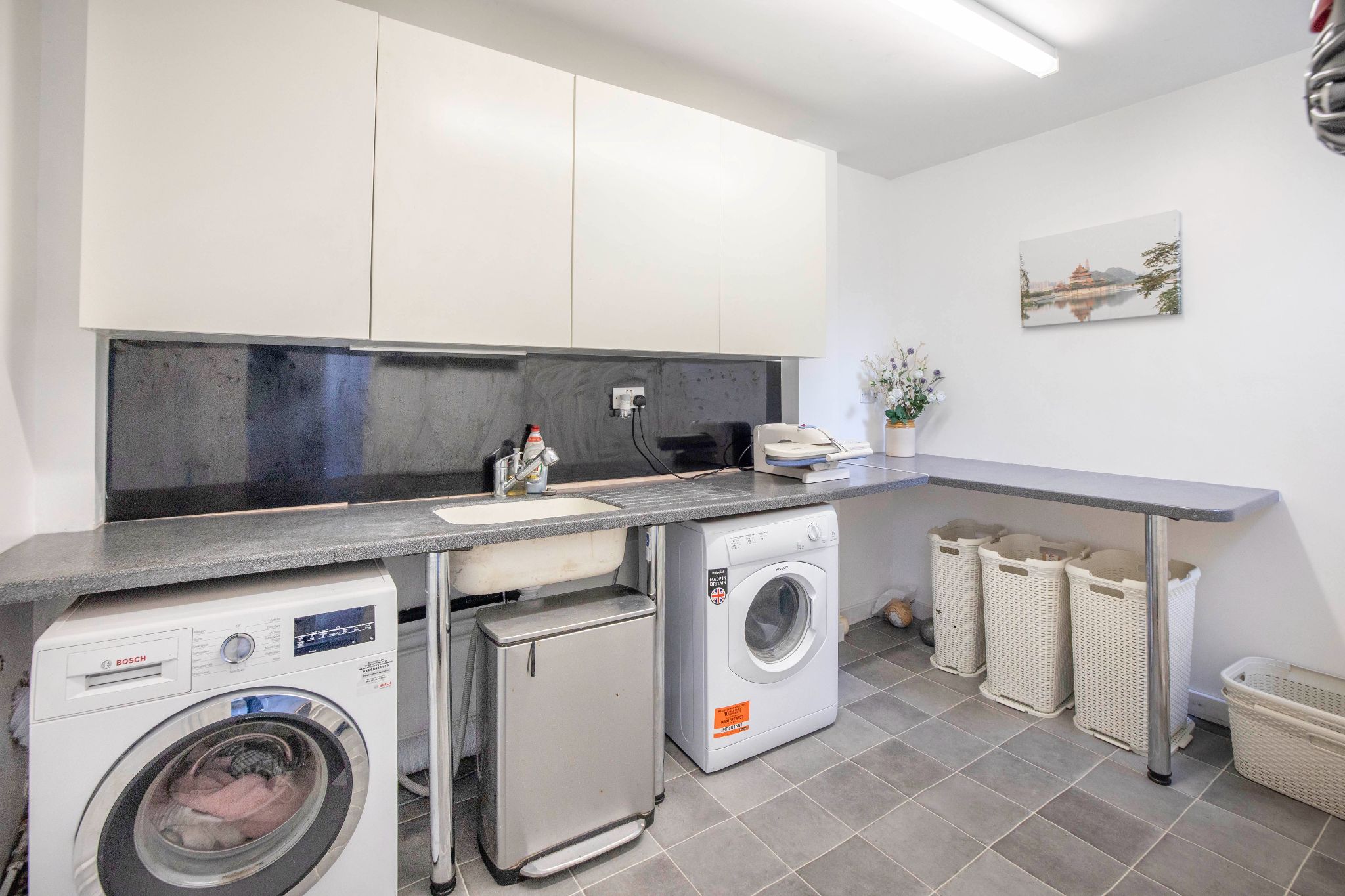 4 bedroom detached house Sale Agreed in Potters Bar - Photograph 18