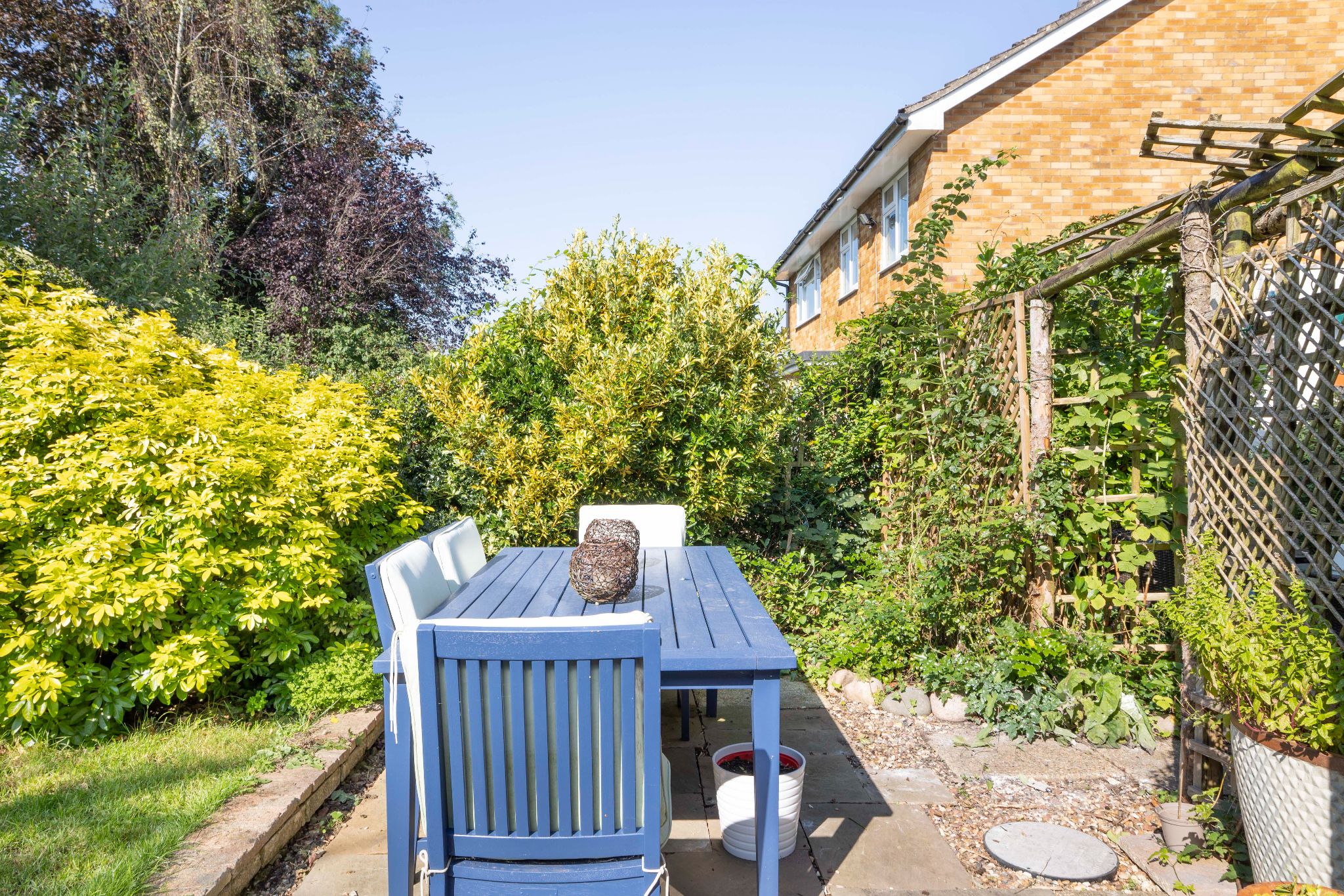 4 bedroom detached house Sale Agreed in Potters Bar - Photograph 19