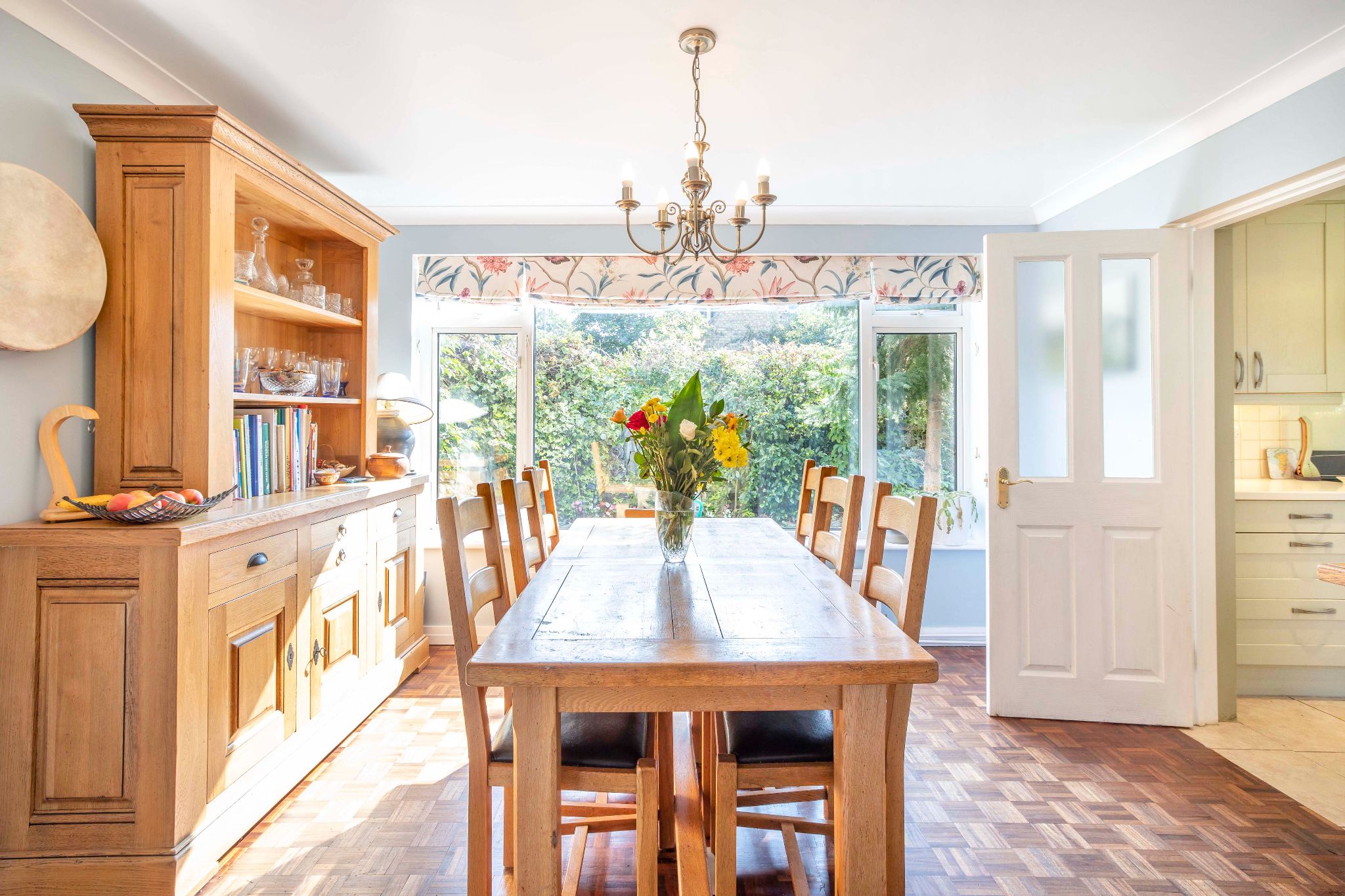 4 bedroom detached house Sale Agreed in Potters Bar - Photograph 25