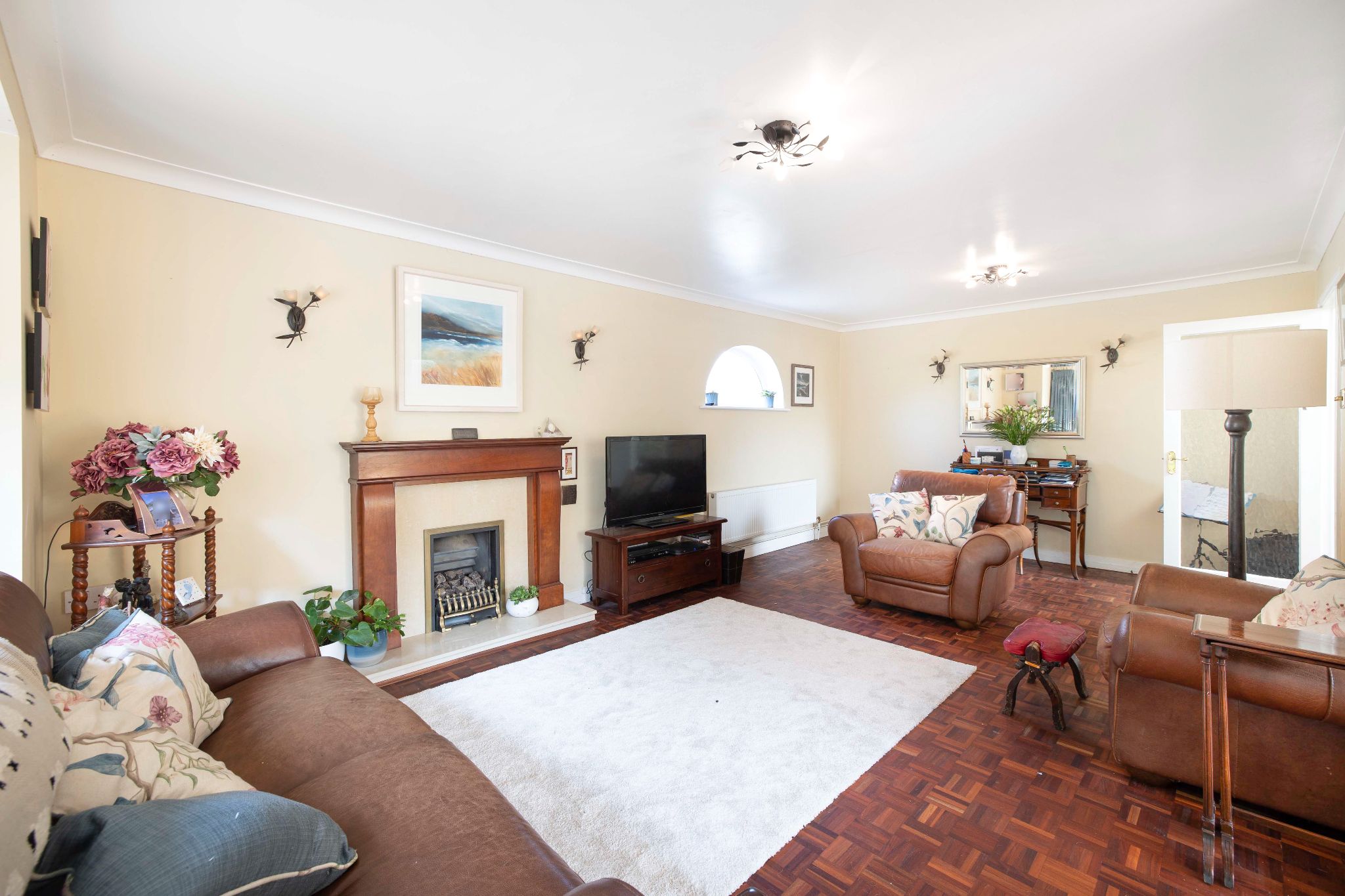 4 bedroom detached house Sale Agreed in Potters Bar - Photograph 23