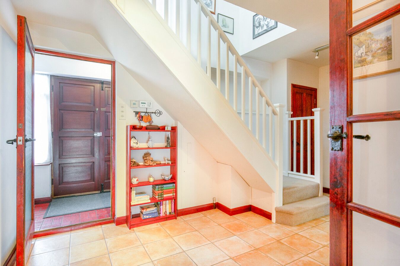 4 bedroom detached house SSTC in Potters Bar - Photograph 21