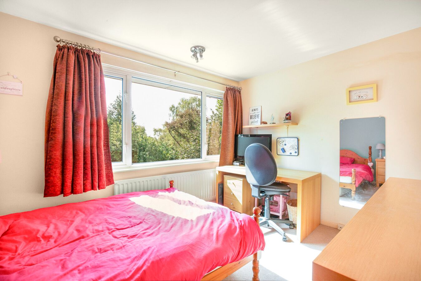 4 bedroom detached house SSTC in Potters Bar - Photograph 9
