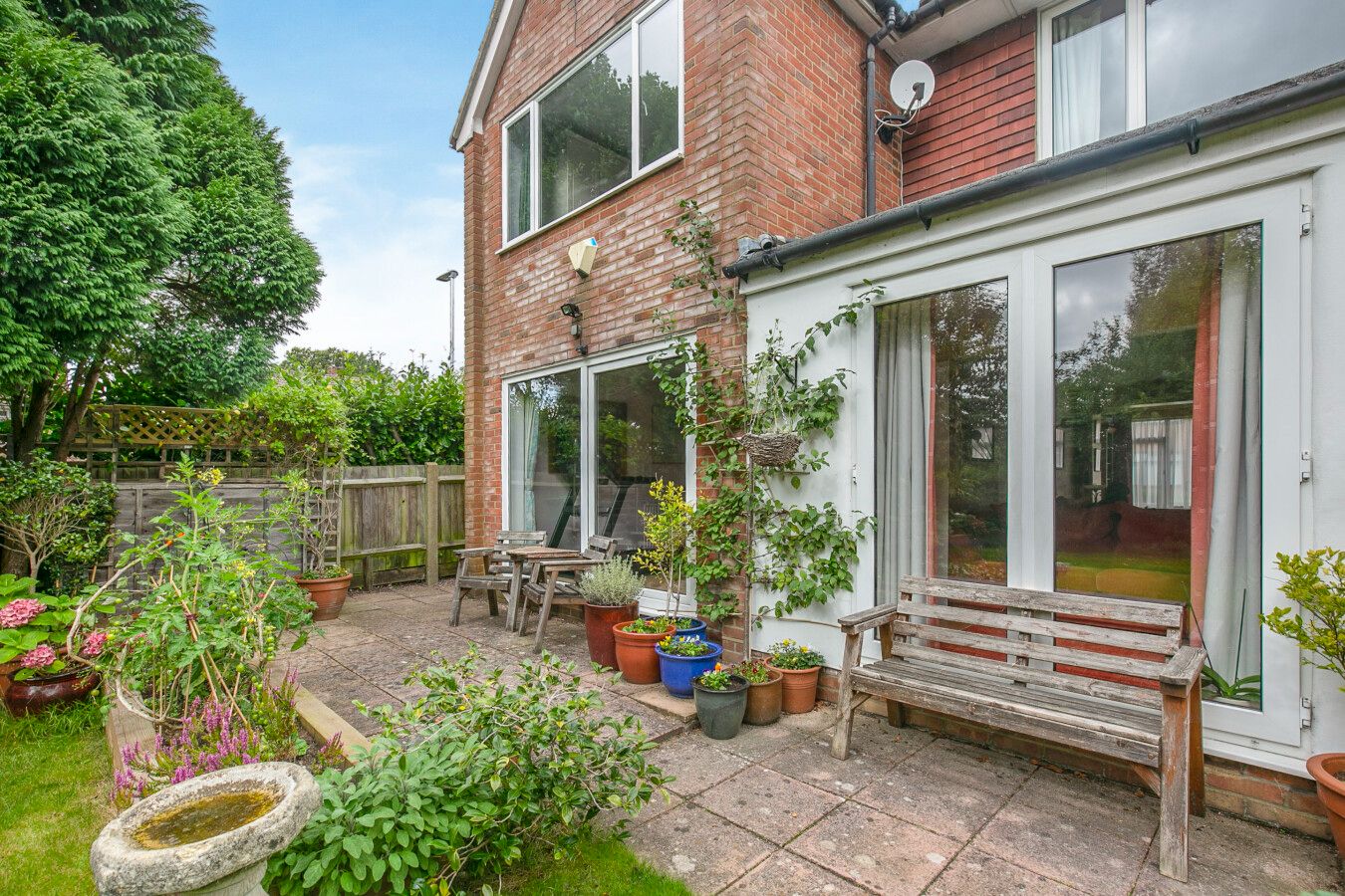 4 bedroom detached house SSTC in Potters Bar - Photograph 32