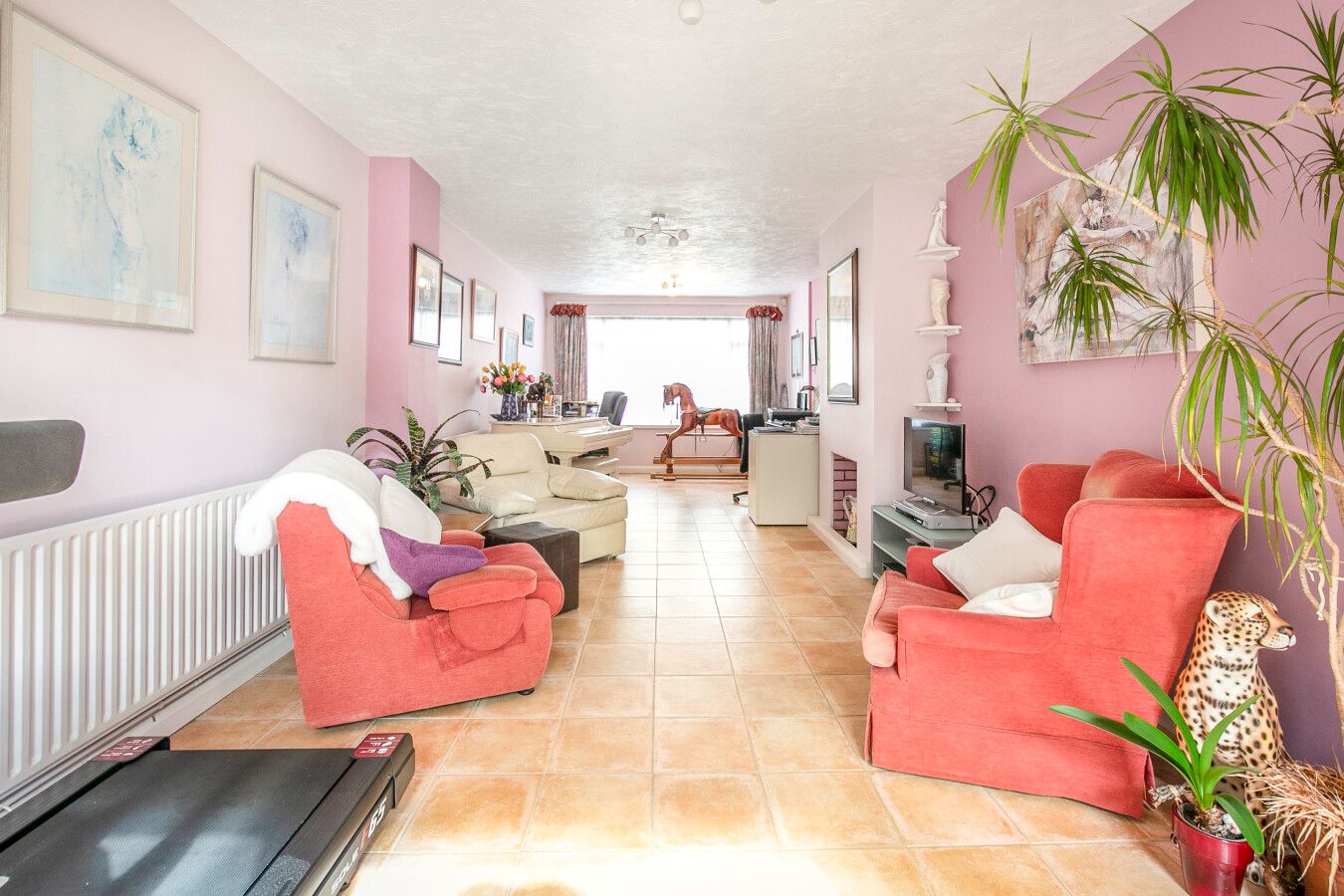 4 bedroom detached house SSTC in Potters Bar - Photograph 23