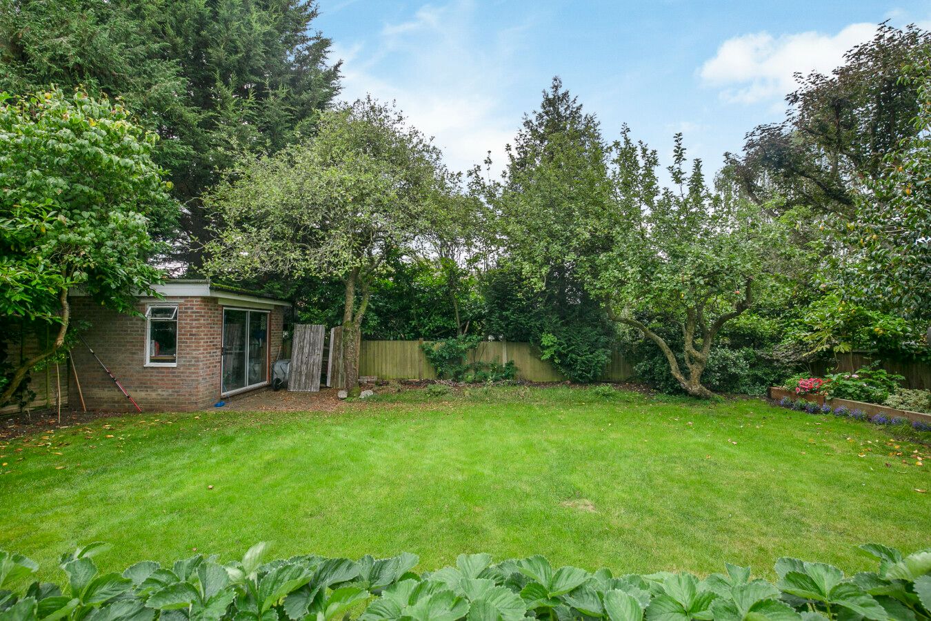 4 bedroom detached house SSTC in Potters Bar - Photograph 30