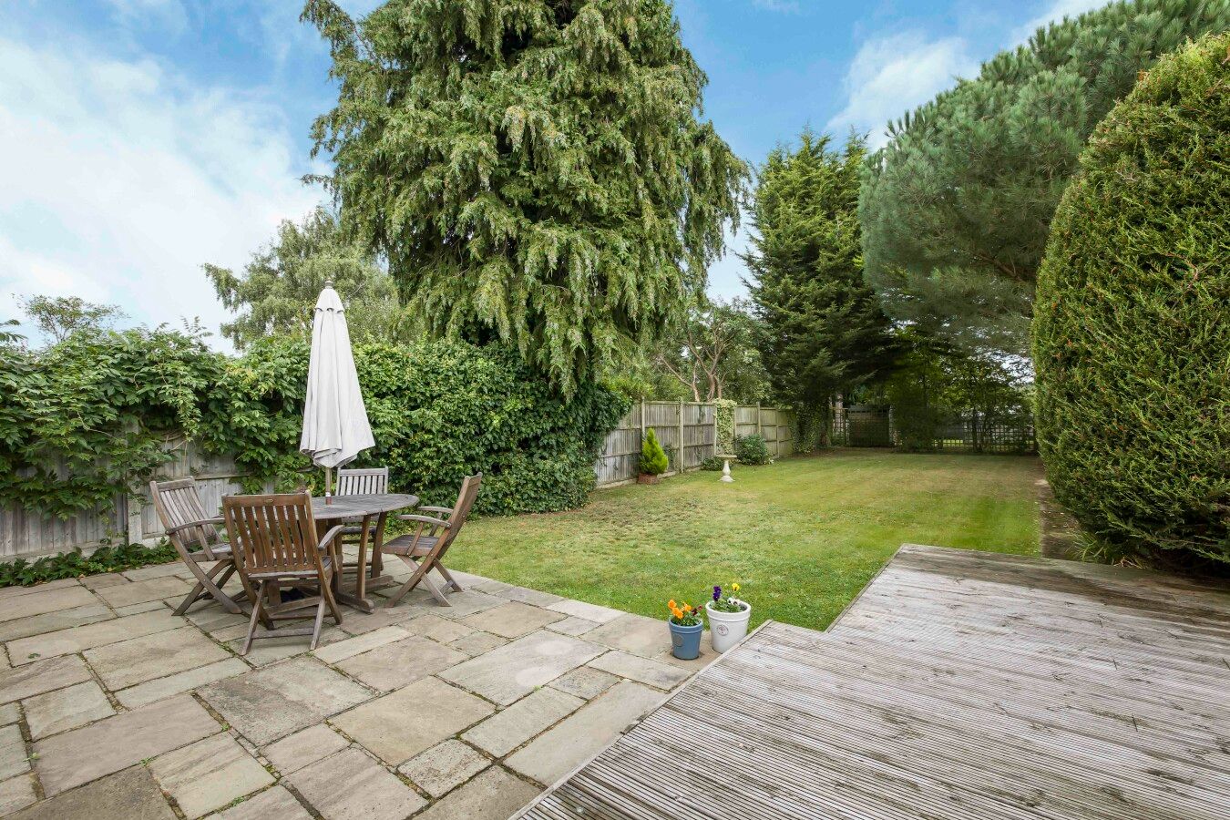 4 bedroom semi-detached house SSTC in Welham Green - Photograph 23