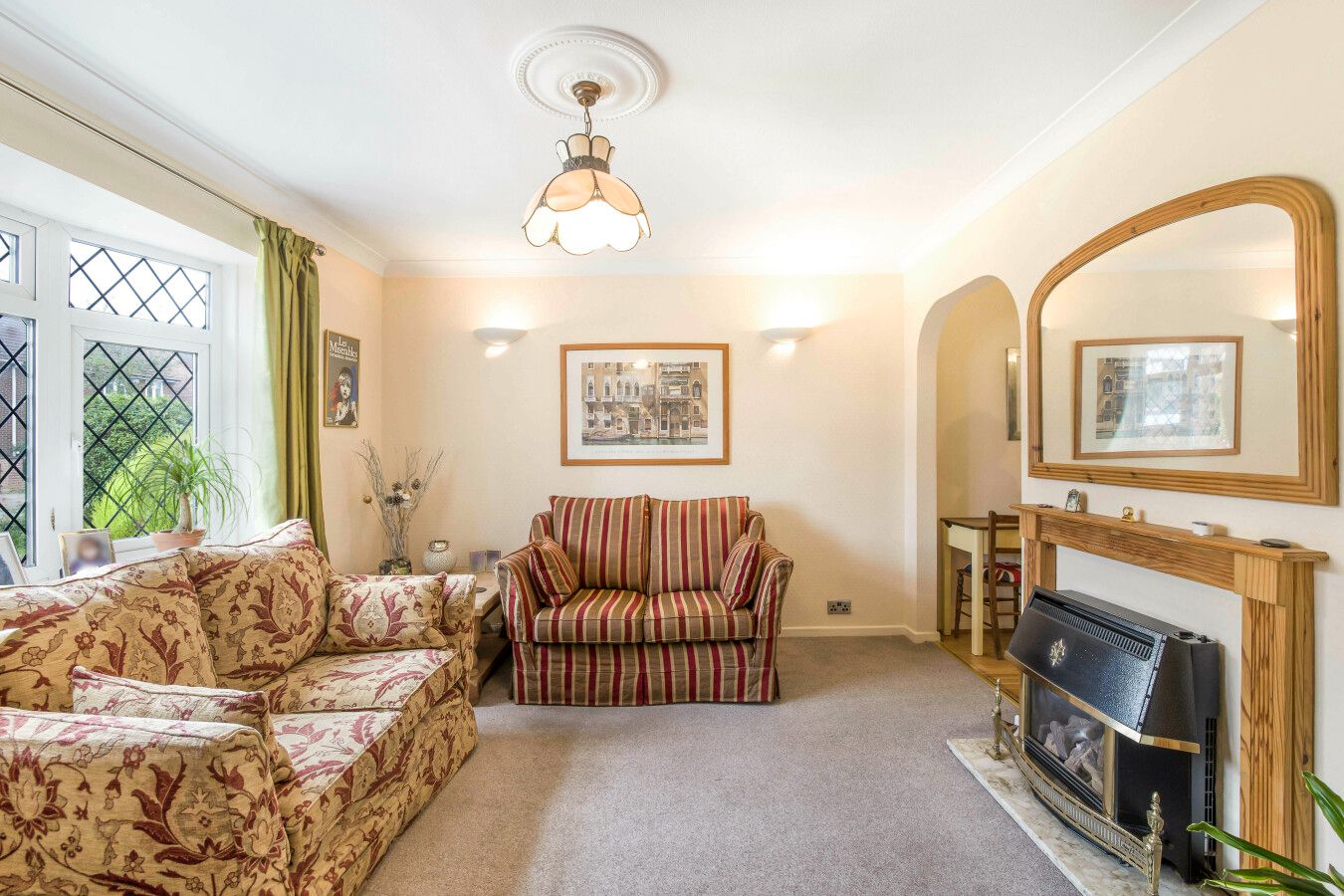 4 bedroom semi-detached house SSTC in Welham Green - Photograph 17