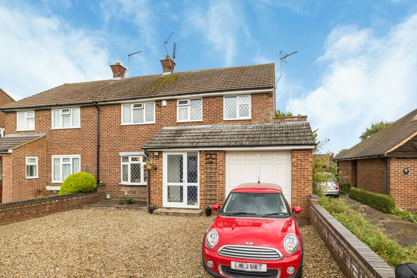 4 bedroom semi-detached house SSTC in Welham Green - Photograph 1