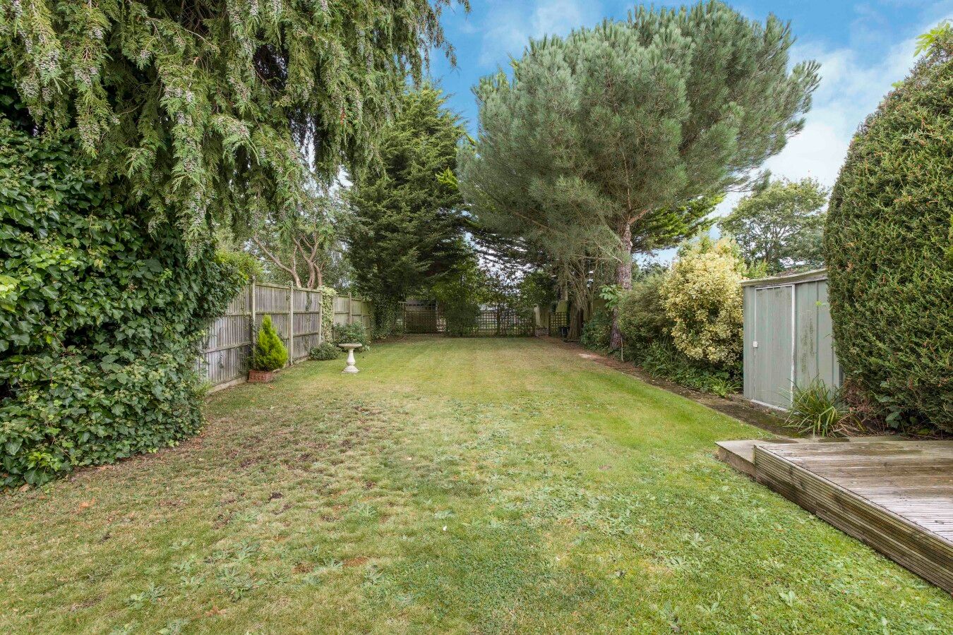 4 bedroom semi-detached house SSTC in Welham Green - Photograph 22