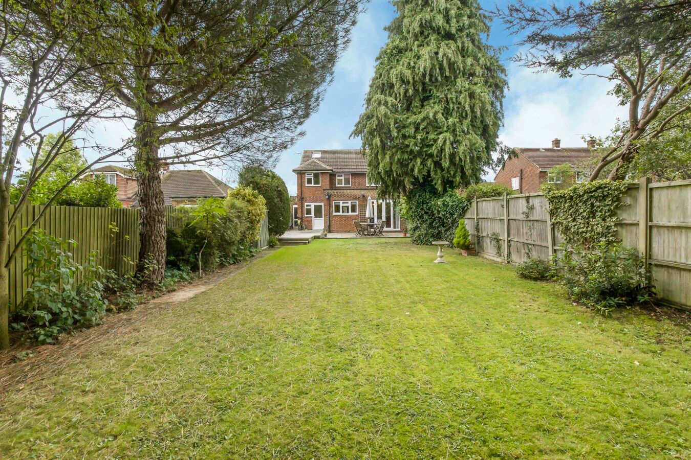 4 bedroom semi-detached house SSTC in Welham Green - Photograph 21