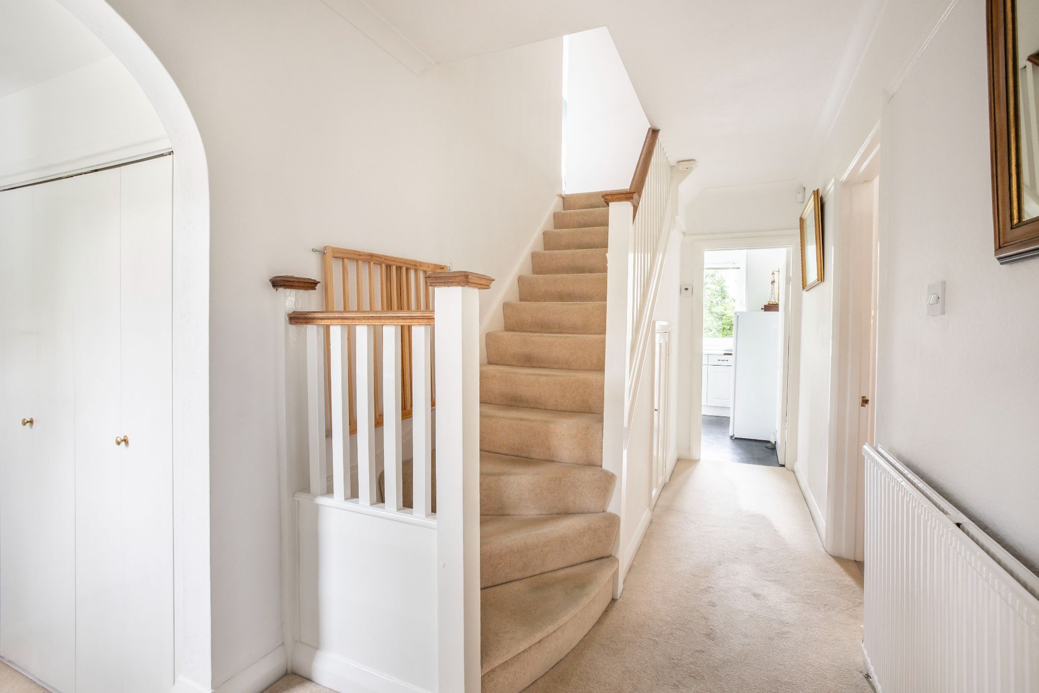 5 bedroom semi-detached house Sale Agreed in Brookmans Park - Photograph 29