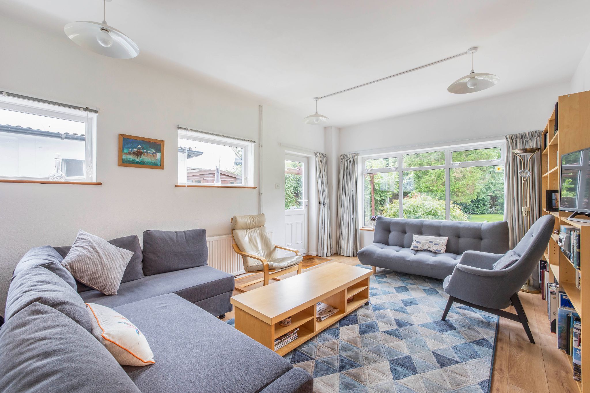 5 bedroom semi-detached house Sale Agreed in Brookmans Park - Photograph 24