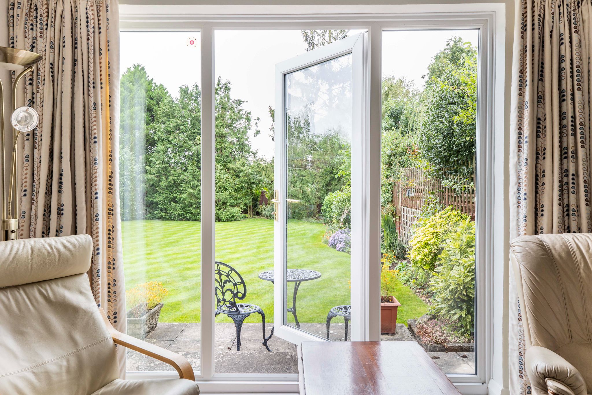 5 bedroom semi-detached house Sale Agreed in Brookmans Park - Photograph 32