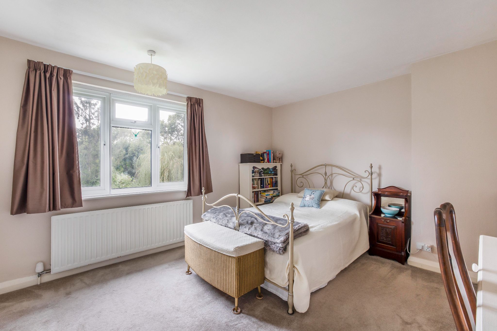 5 bedroom semi-detached house Sale Agreed in Brookmans Park - Photograph 21