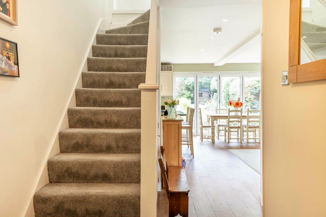 5 bedroom semi-detached house Sale Agreed in Potters Bar - Photograph 11