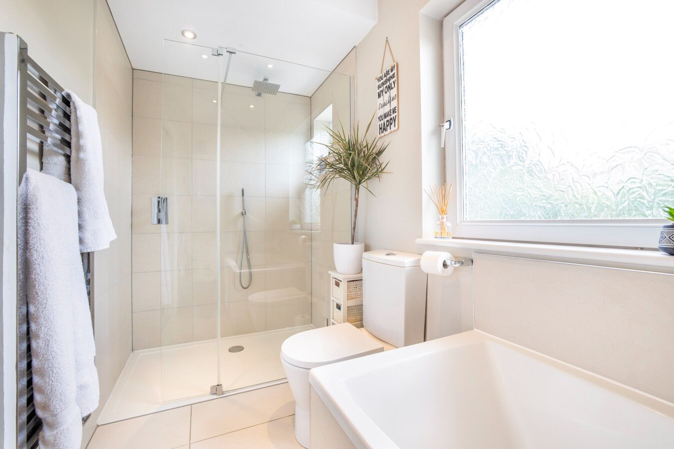 5 bedroom semi-detached house Sale Agreed in Potters Bar - Photograph 13