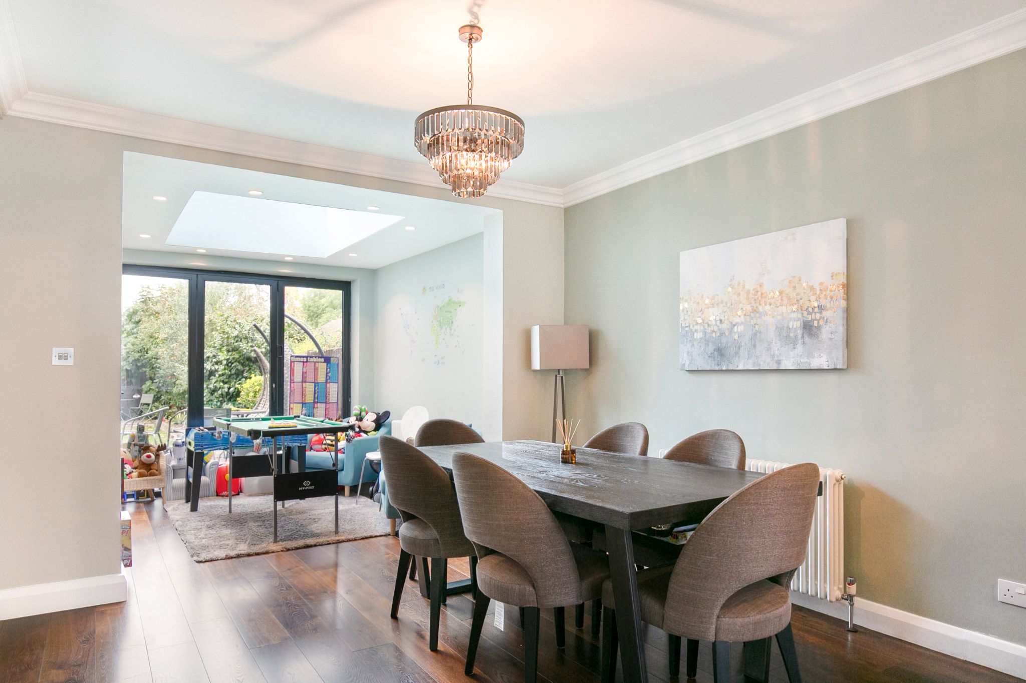 4 bedroom semi-detached house Sale Agreed in Barnet - Photograph 17